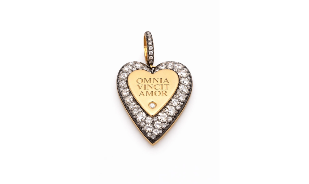 Pendant "Omnia Vincit Amor"