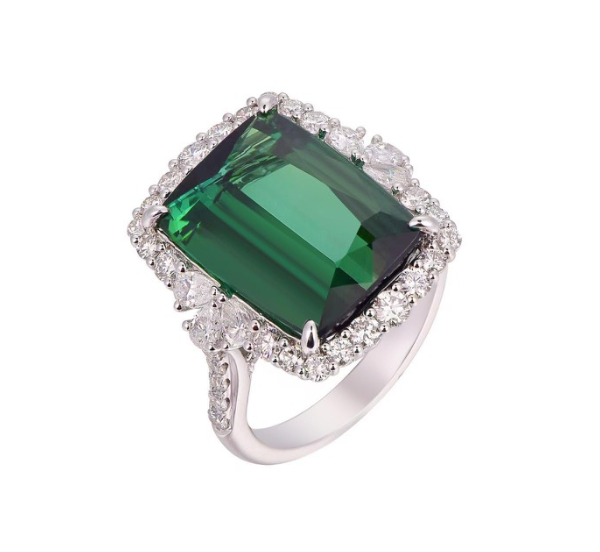 Ring green tourmaline